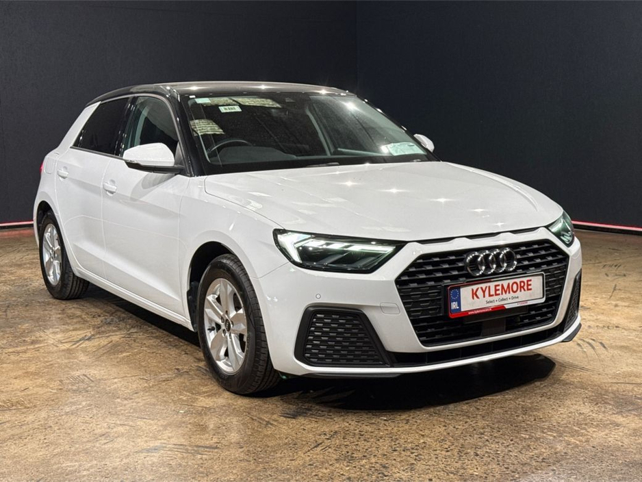 Audi A1 1.0 TFSI AUTOMATIC - WHITE/BLACK TWO-TONE - FACTORY ALLOYS - HEATED SEATS - DIGITAL DASH - REVERSE CAMERA/PARKING RADAR — thumbnail 9
