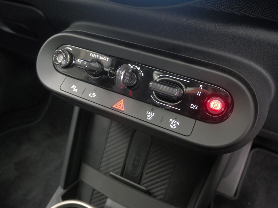 2025 MINI Cooper 2L Petrol For Sale Images