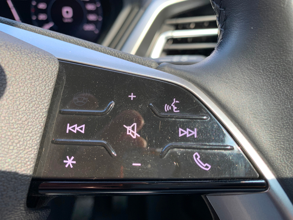 Audi Q4 e-tron E-TRON SPORT 35 EV AUTO // ONE OWNER // FULL SERVICE HISTORY // STUNNING CONDITION // 08/27 NCT AND €120 ROAD TAX // REVERSE CAMERA, HEATED SEATS AND — thumbnail 26
