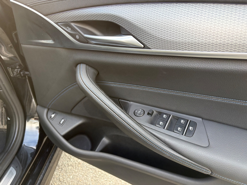 2019 BMW 5 Series 2L Petrol Plug-in Hybrid For Sale Images