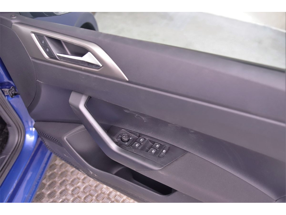 Volkswagen Polo 1.0 TSI DSG LIFE *CARPLAY*REVERSE CAM*PARK SENSORS* — thumbnail 26