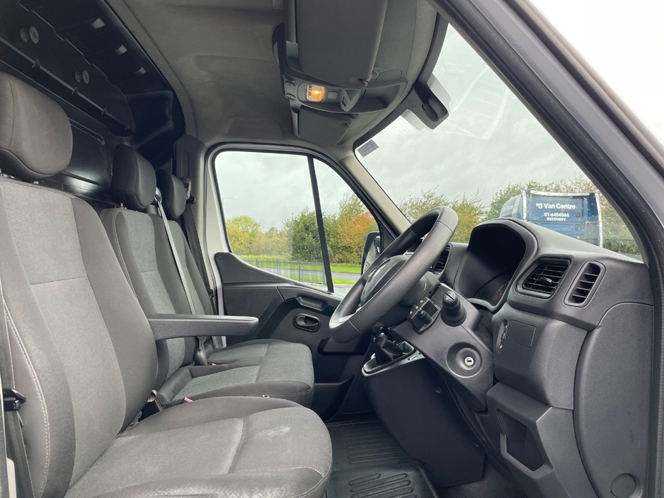 2023 Renault Master 2.3L Diesel For Sale Images