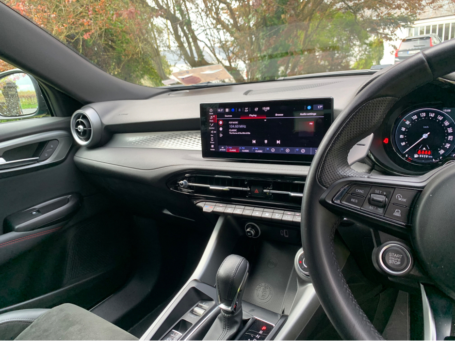 2023 Alfa Romeo Tonale 1.3L Petrol Plug-in Hybrid For Sale Images
