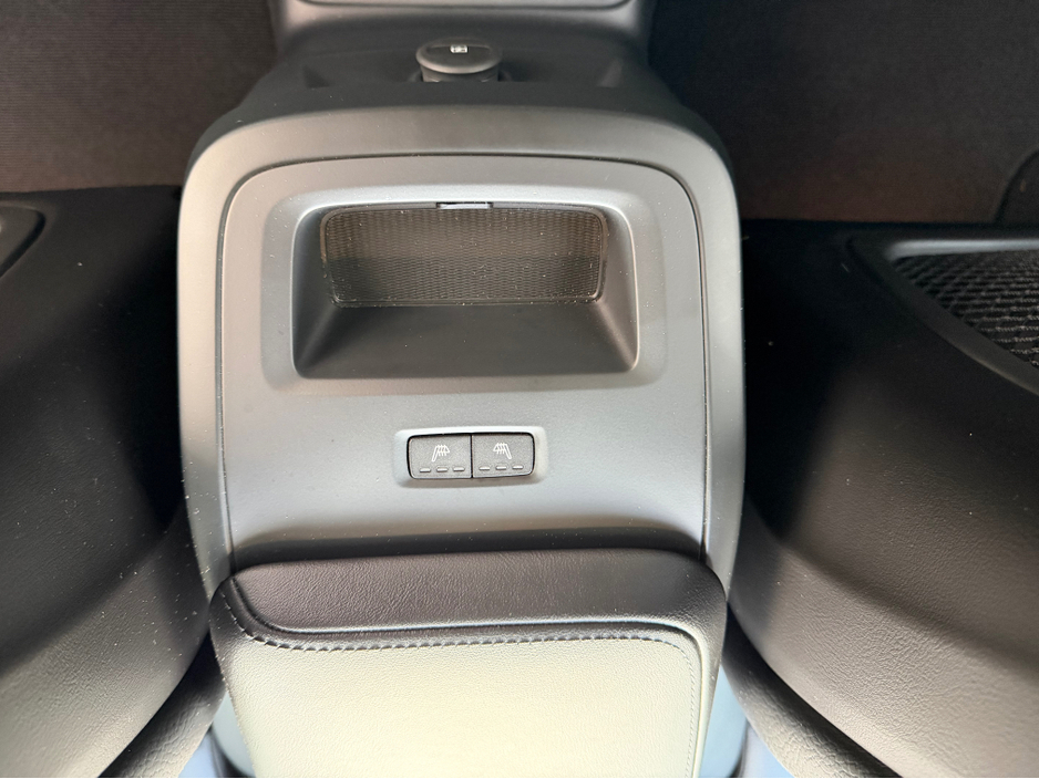 2023 Volvo XC60 2L Petrol Plug-in Hybrid For Sale Images