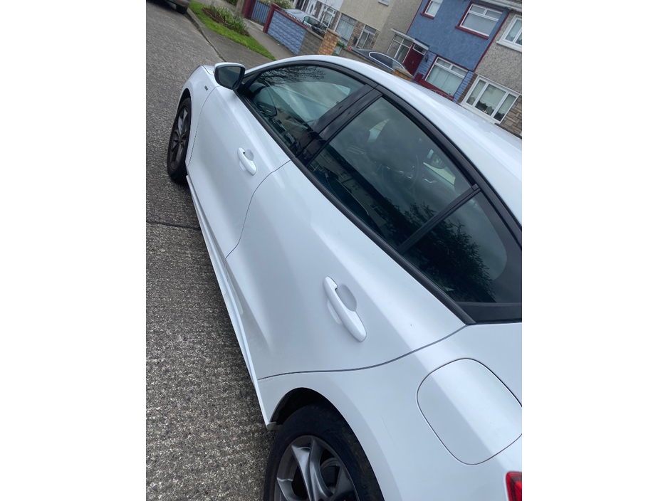 Ford Focus ST-LINE 1.0 ECOBOOST 125 125PS 4DR
