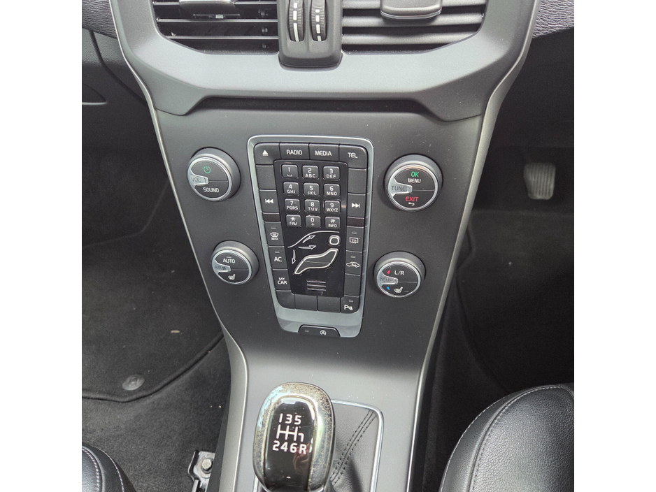 2016 Volvo V40 2L Petrol For Sale Images