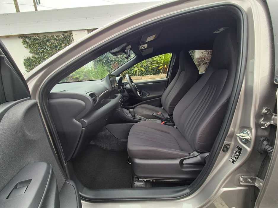 Toyota Yaris 1.5 HYBRID / X SPEC / BEST SMALL CAR ON THE ROAD / TAX €150 — thumbnail 29