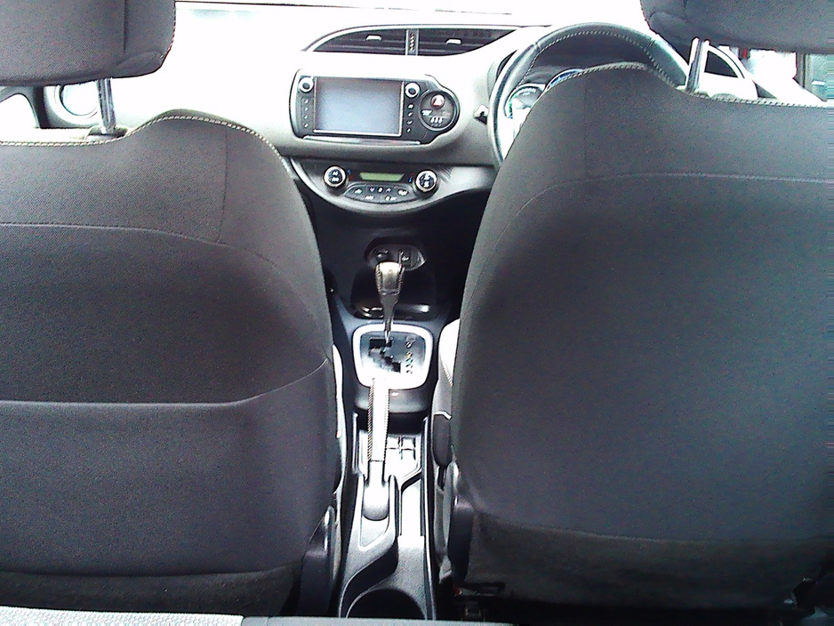 2015 Toyota Yaris 1.5L Petrol Hybrid For Sale Images