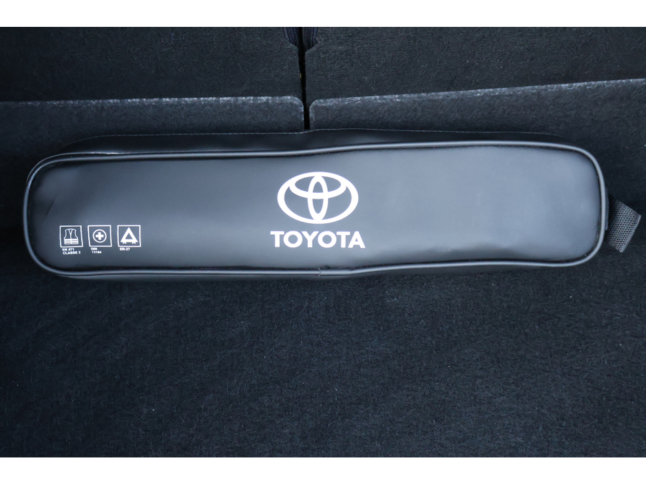 2023 Toyota Yaris 1.5L Petrol Hybrid For Sale Images