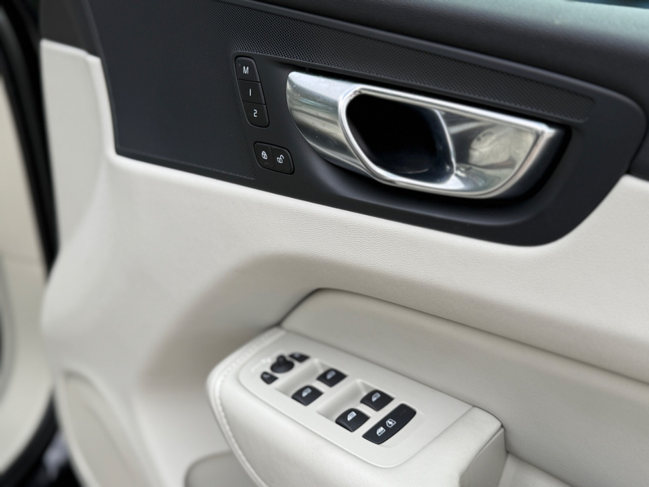 2023 Volvo XC60 2L Petrol Plug-in Hybrid For Sale Images