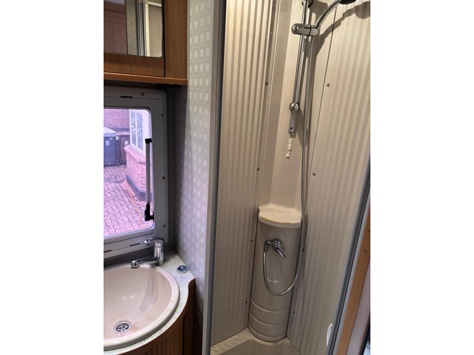 2004 Burstner Elegance 2.8L Diesel For Sale Images