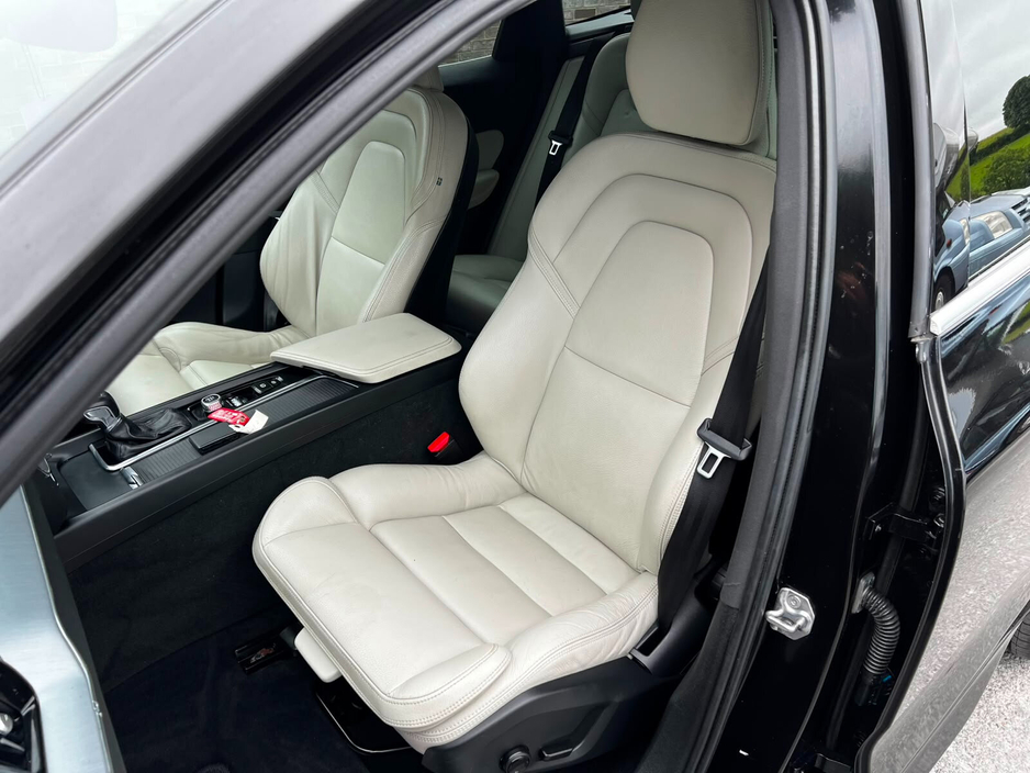 2019 Volvo XC60 2L Diesel For Sale Images