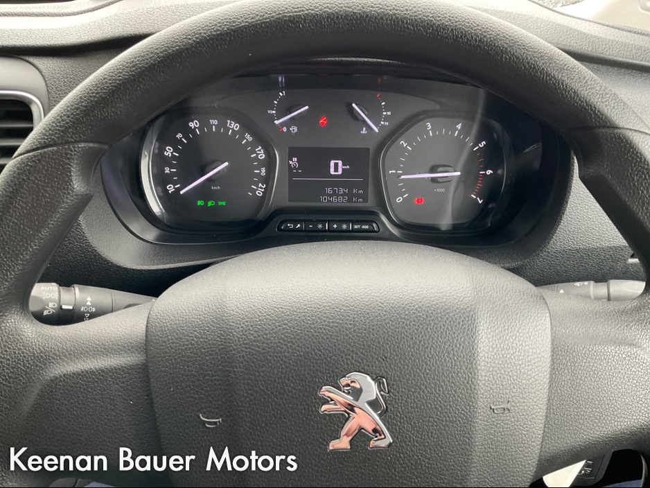 2023 Peugeot Expert 2L Diesel For Sale Images