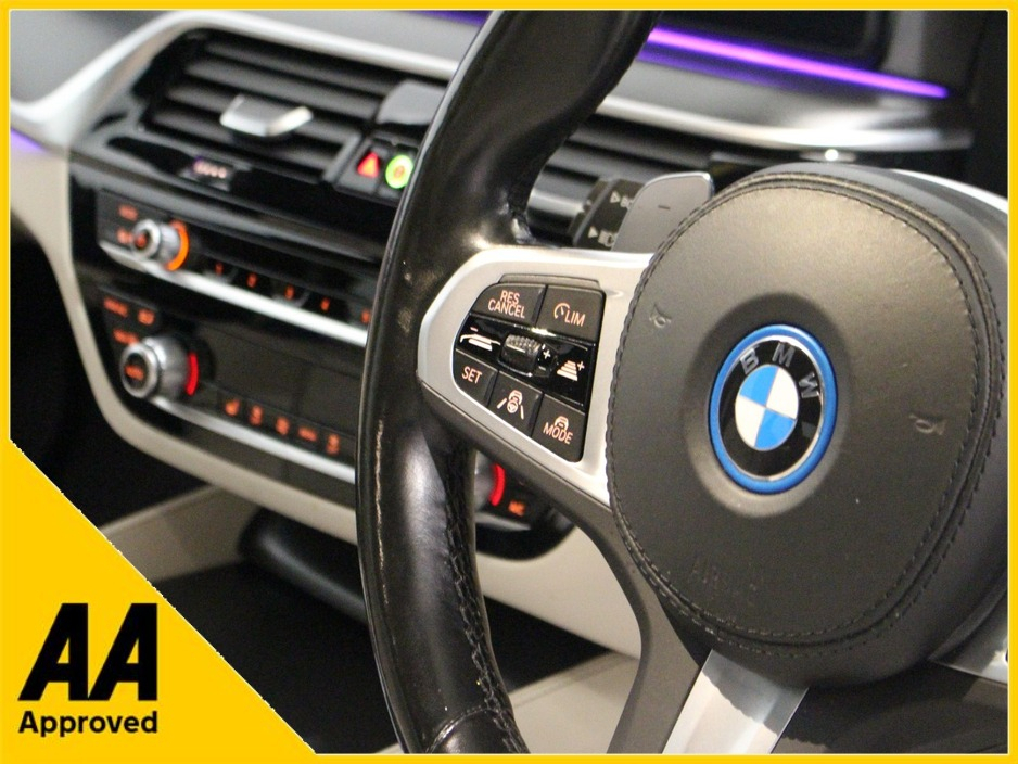 2022 BMW 5 Series 2L Petrol Plug-in Hybrid For Sale Images