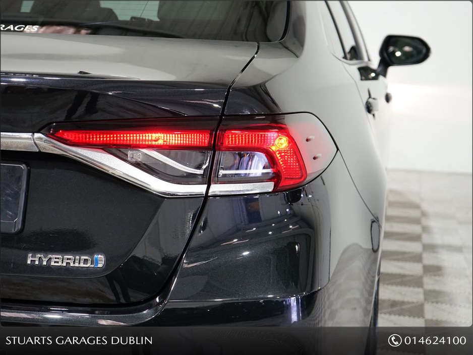 Toyota Corolla Hybrid SOL Saloon 4DR Auto*Night Sky Black Metallic with Light grey Partial leather*18" Bi-Tone Grey Alloys* — thumbnail 8