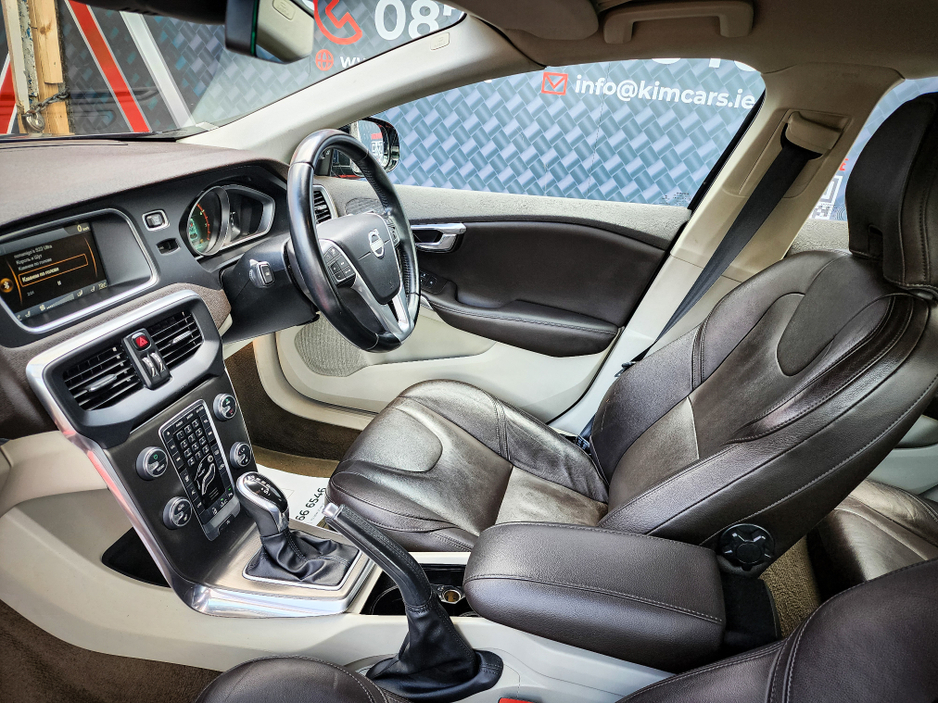 2013 Volvo V40 1.6L Petrol For Sale Images