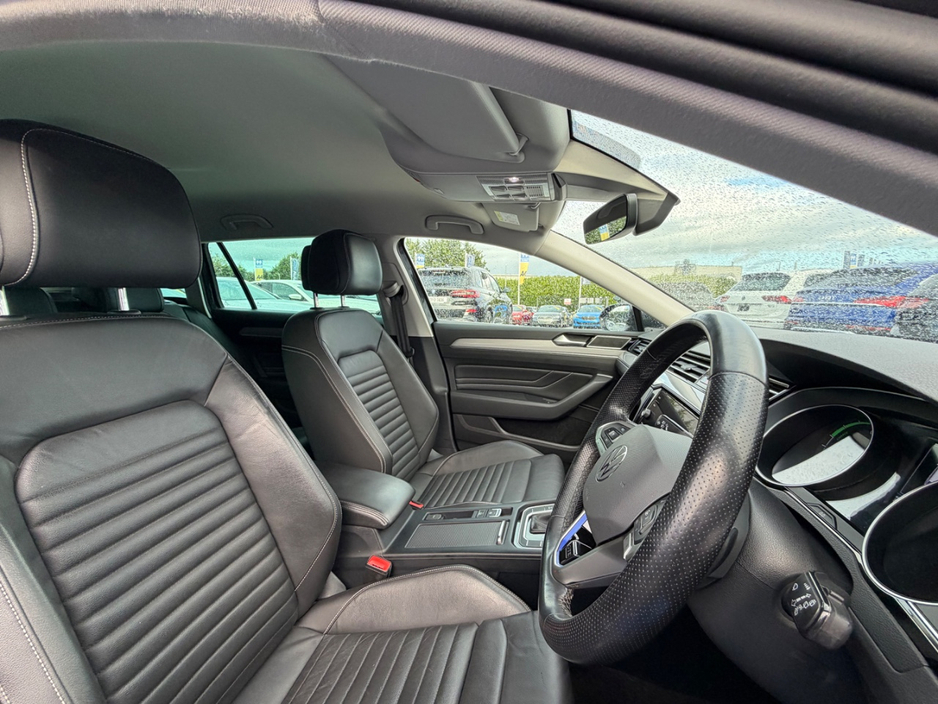 2022 Volkswagen Passat 1.4L Hybrid For Sale Images