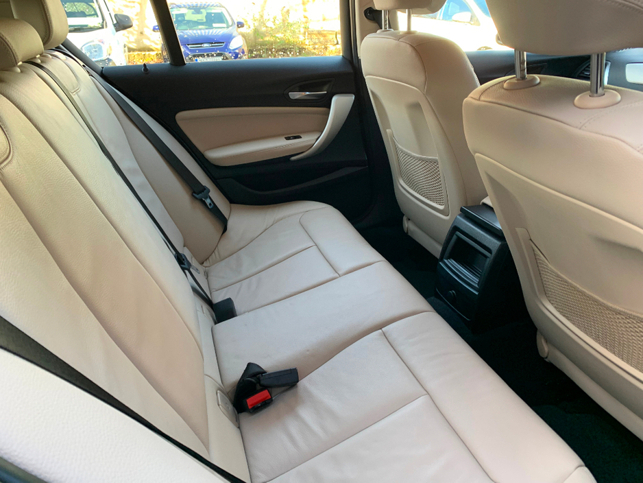 BMW 1 Series 116D SE AUTOMATIC // GREAT CONDITION // FULL SERVICE HISTORY // LEATHER, SAT NAV AND PARKING SENSORS // €200 ROAD TAX // 07/28 NCT // — thumbnail 12