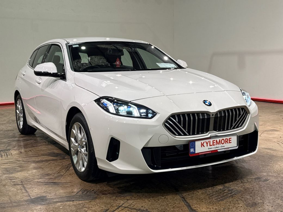 BMW 1 Series 120 NEW MODEL - 1.5 HYBRID AUTOMATIC - FACTORY ALLOYS - DIGITAL DASH - REVERSE/ FRONT CAMERA - ELECTRIC SEATS — thumbnail 9