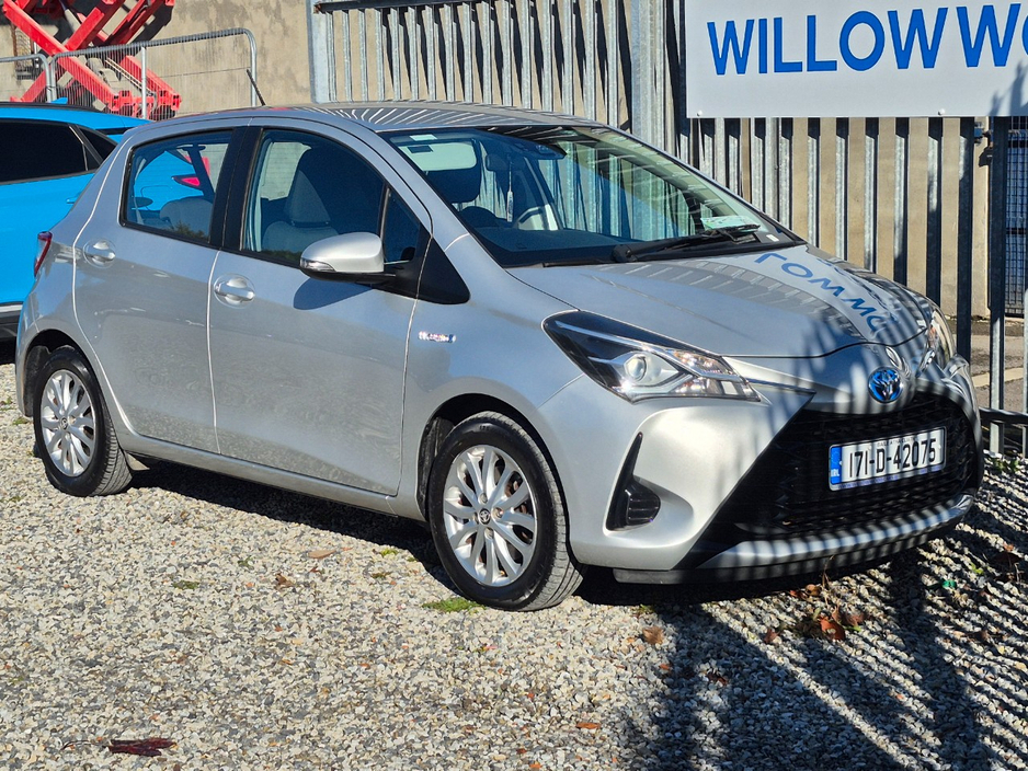 2017 Toyota Yaris 1.5L Petrol Hybrid For Sale Images