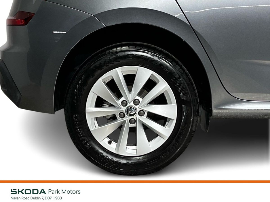 Skoda Kamiq Selection 1.0TSI 115HP - Parking Sensors - Climate Control - Cruise Control - Auto Lights/Wipers - Apple CarPlay/Android Auto — thumbnail 10