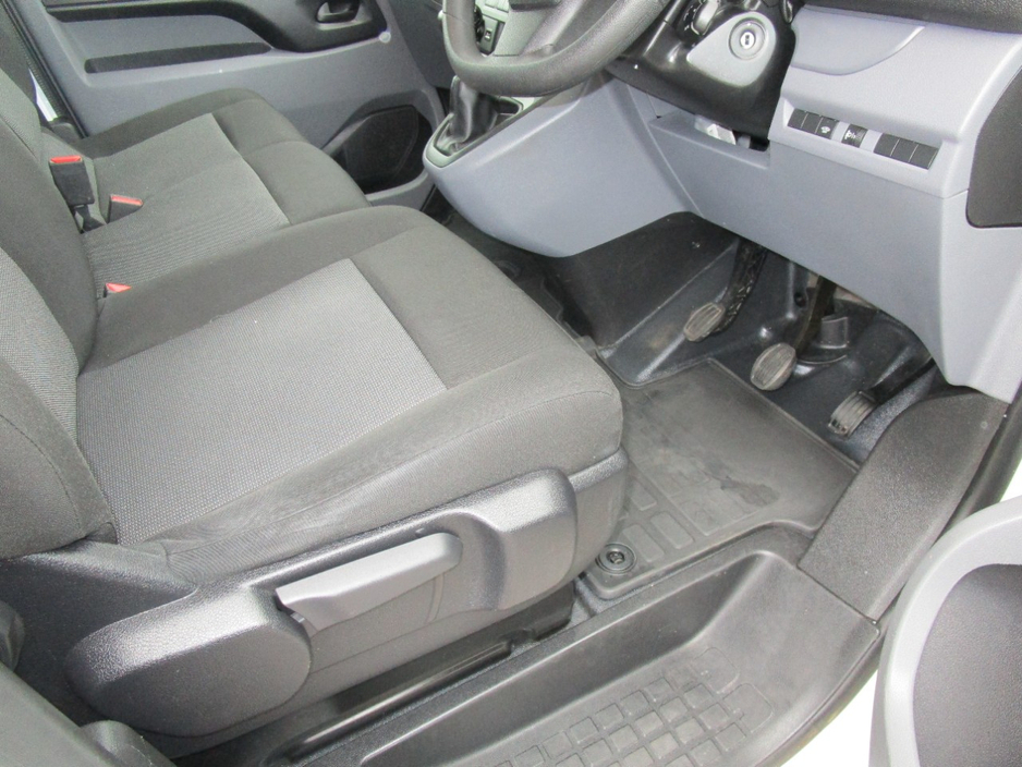 2022 Peugeot Expert 2L Diesel For Sale Images