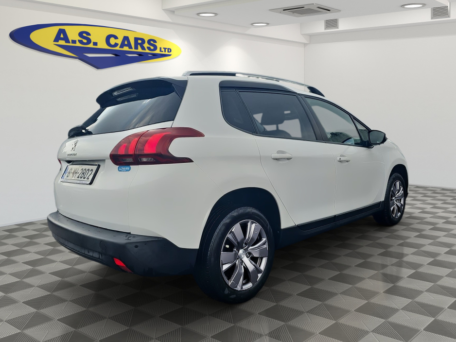 Peugeot 2008 ACTIVE 1.2 ** LOW MILEAGE IRISH CAR ** NICE SPEC ** 2 KEYS ** SUPERB EXAMPLE ** — thumbnail 4