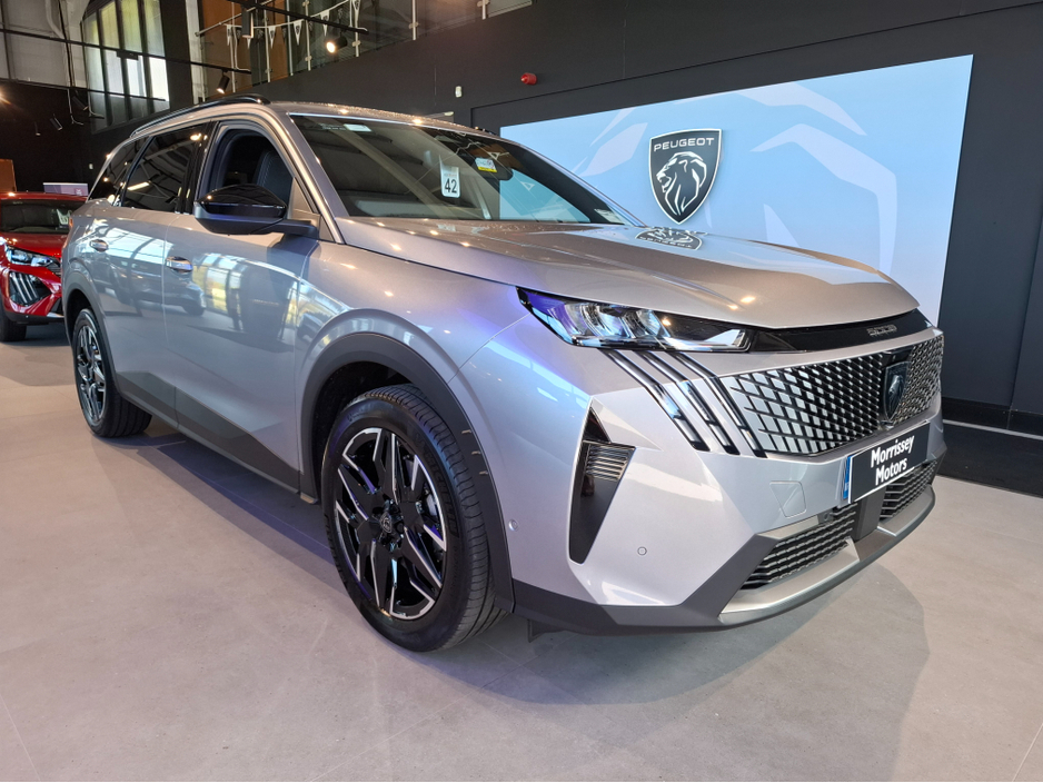 Peugeot 5008 *NEW MODEL / 7 SEATER - ALLURE 73KWH 210HP ELECTRIC