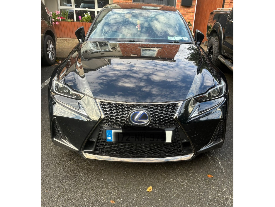 2017 Lexus IS 300 h