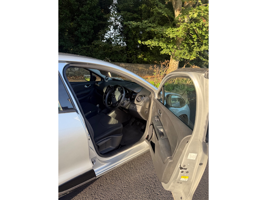 Renault Clio IV DYNAMIQUE NAV 1.2 PETR 4DR — thumbnail 11