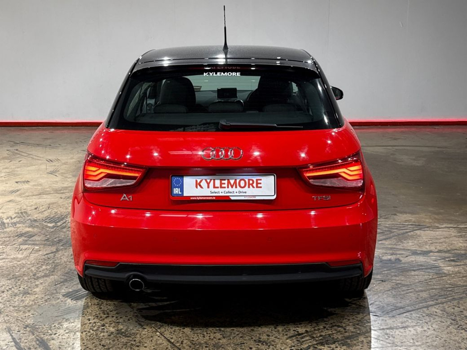 Audi A1 1.0 TFSI AUTOMATIC - RED/BLACK TWO TONE - FACTORY ALLOYS - XENON HEADLIGHTS - PARKING AID - HEATING / AC CONTROLS — thumbnail 4
