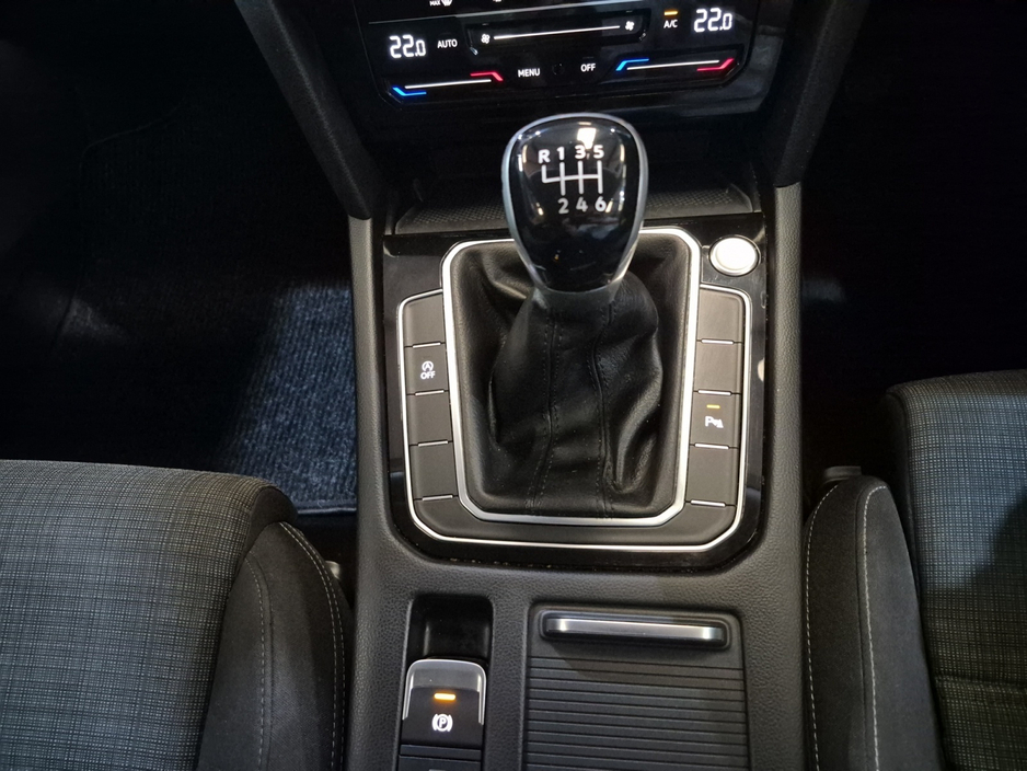 2022 Volkswagen Passat 2L Diesel For Sale Images