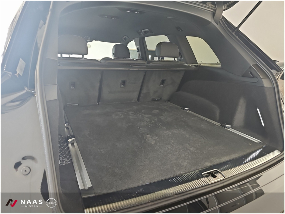 2025 Audi Q7 3L Petrol Plug-in Hybrid For Sale Images