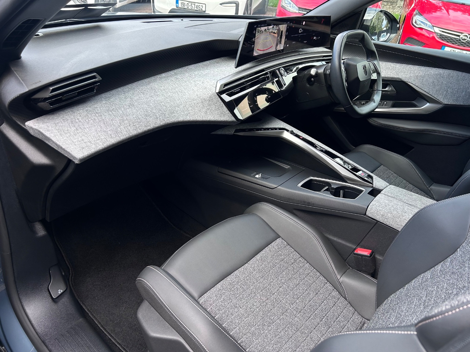 2025 Peugeot 3008 1.2L Petrol For Sale Images