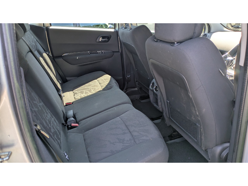 Peugeot 3008 ACTIVE 1.6 HDI ECOMATIQUE STT — thumbnail 8