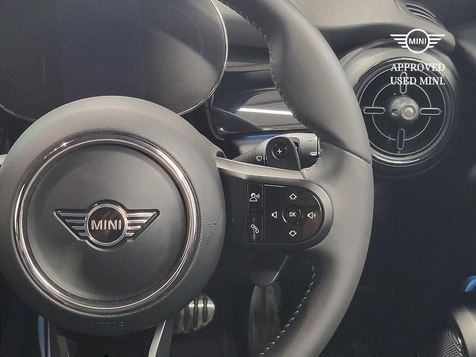 2023 MINI Hatch 2L Petrol For Sale Images