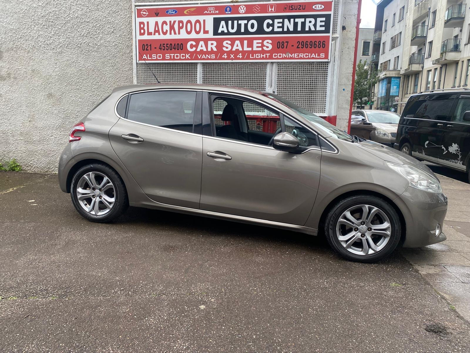2013 Peugeot 208 For Sale Images