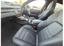 2023 Porsche Cayenne 3.0L Petrol Plug-in Hybrid For Sale Images