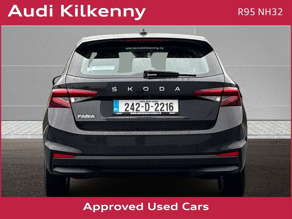 Skoda Fabia SELECTION 1.0 80 BHP 5DR *1 OWNER - PRISTINE CAR - IN STOCK & READY TO BE VIEWED* — thumbnail 4