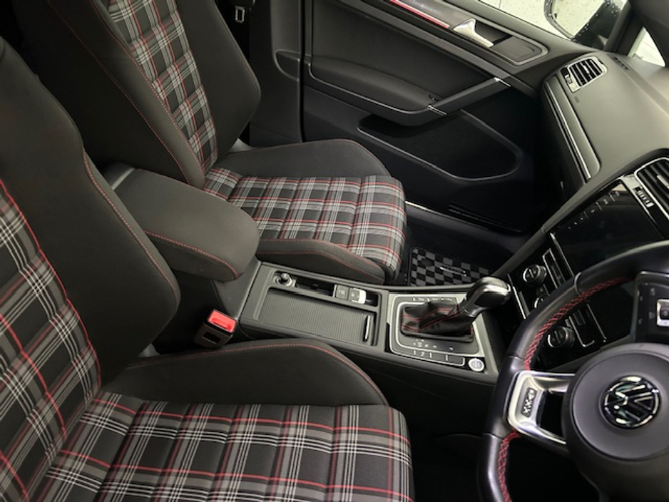 2018 Volkswagen Golf 2L Petrol For Sale Images