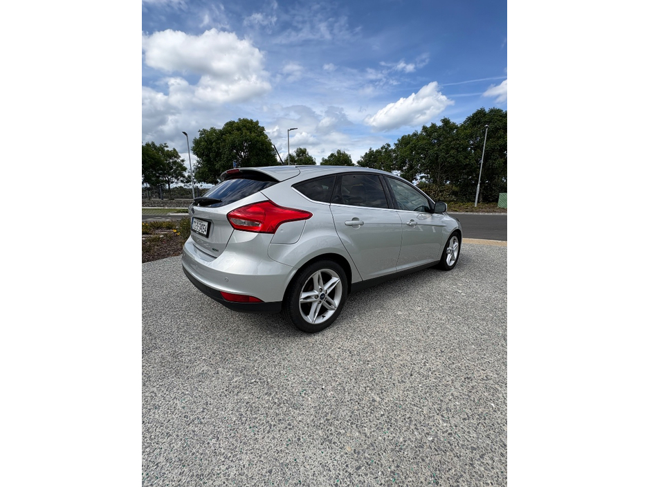 Ford Focus 1.0 ECOBOOST ZETEC 100PS 5DR T — thumbnail 6