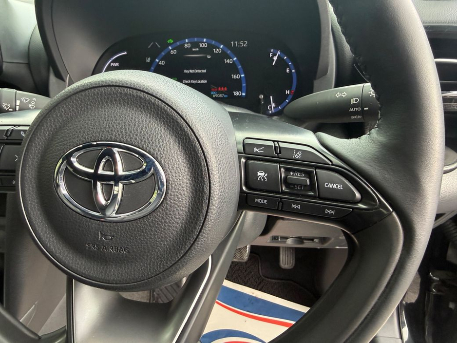 Toyota Yaris Cross 1.5 HYBRID / SOL TOP SPEC / LOW MILEAGE / TAX €150 (222 REG) — thumbnail 16