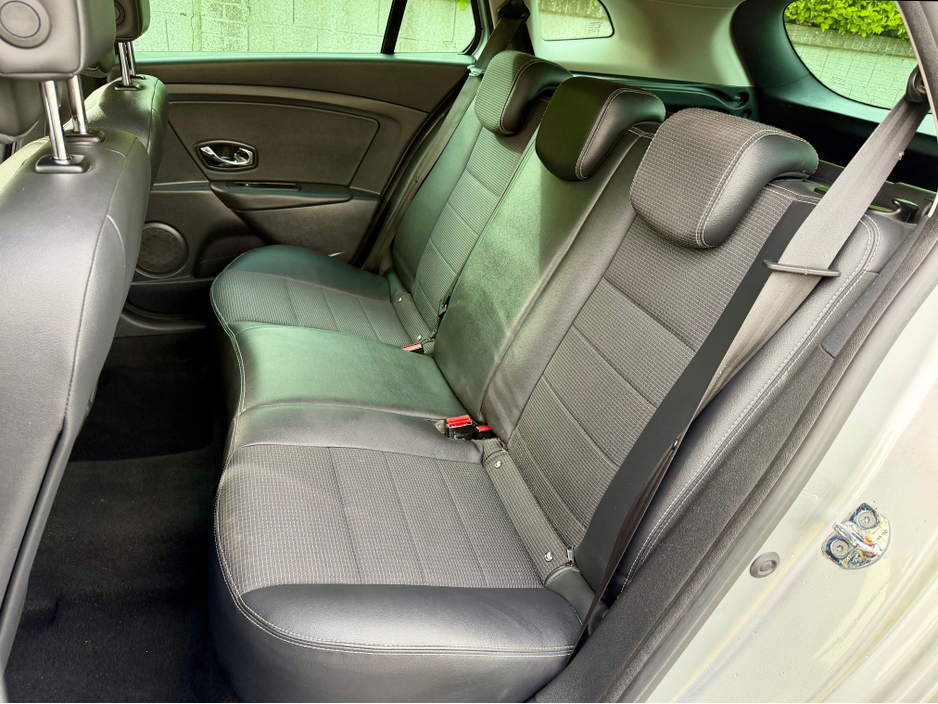 2015 Renault Grand Megane 1.5L Diesel For Sale Images