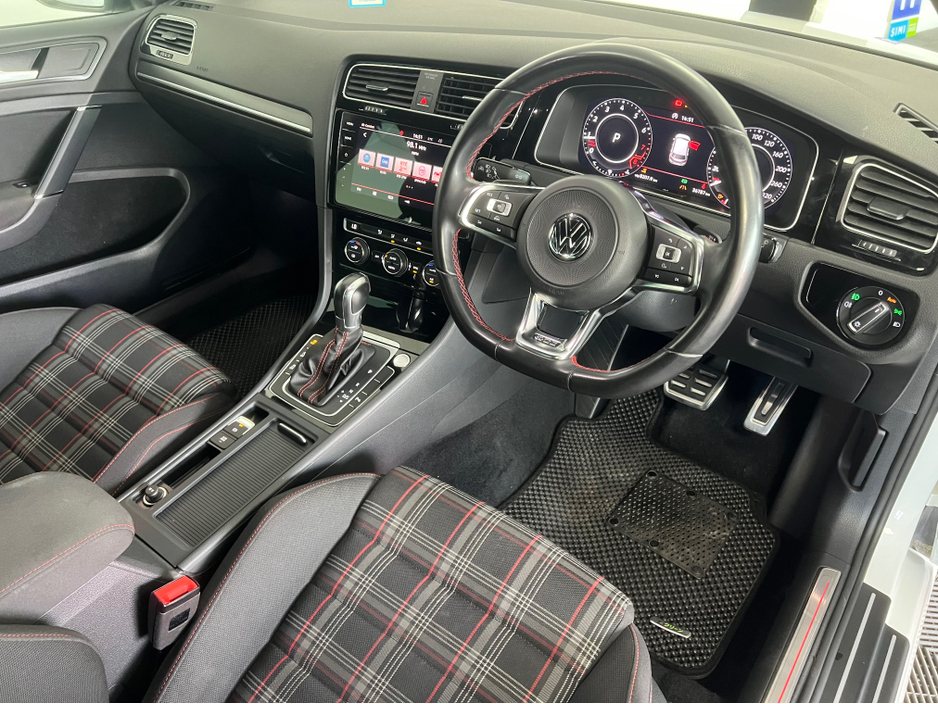 2017 Volkswagen Golf 2.0L Petrol For Sale Images