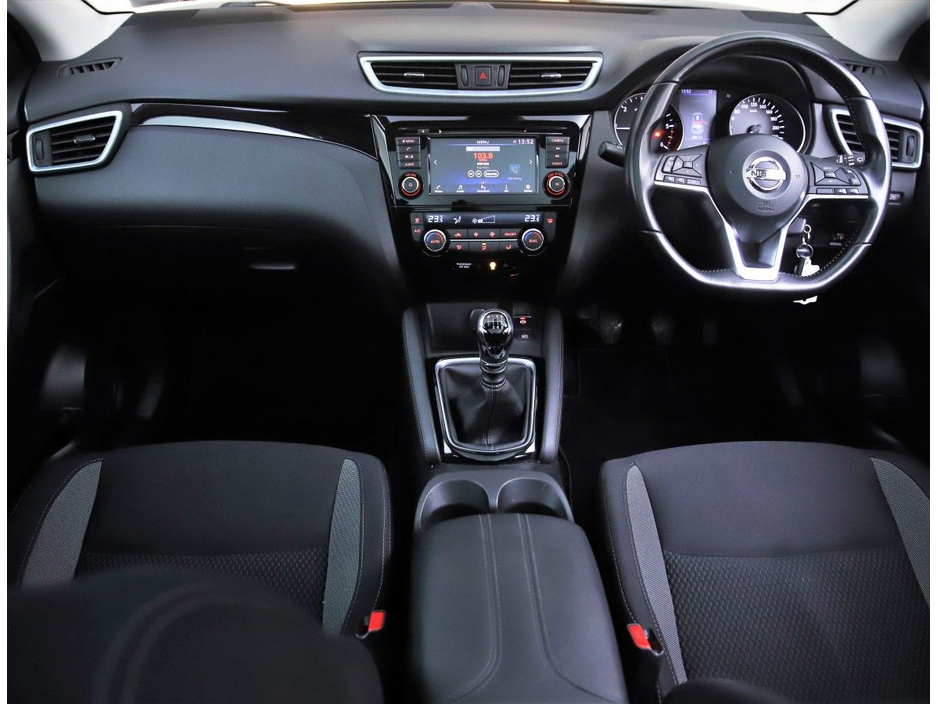 Nissan Qashqai 1.5 DSL SE 6SPD *PANORAMIC ROOF*SAT NAV*REVERSE CAM* — thumbnail 14
