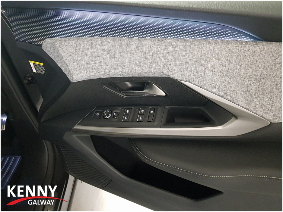2025 Peugeot 5008 1.2L Petrol For Sale Images