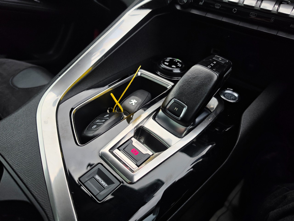 2020 Peugeot 5008 2L Diesel For Sale Images