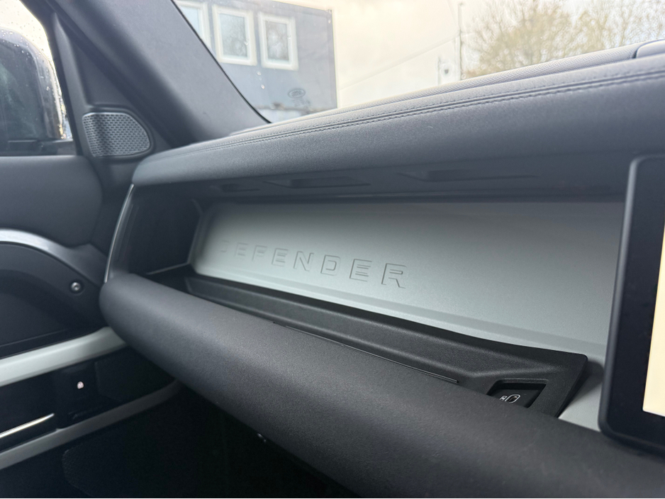 2023 Land Rover Defender 2L Petrol Plug-in Hybrid For Sale Images