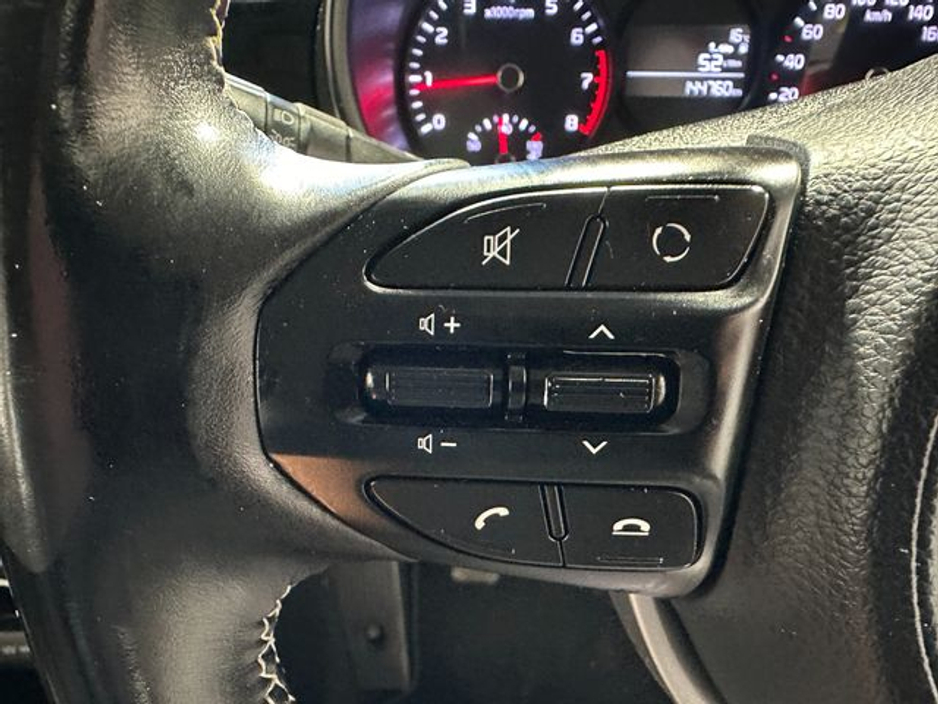 Kia Picanto 1.0 Petrol — thumbnail 13
