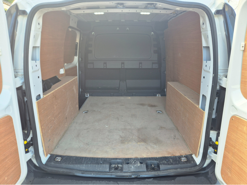 2021 Volkswagen Caddy 2L Diesel For Sale Images